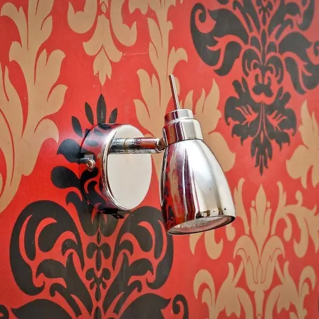 Leigh House Hotel 3*