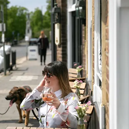 Rose And Crown Лондон