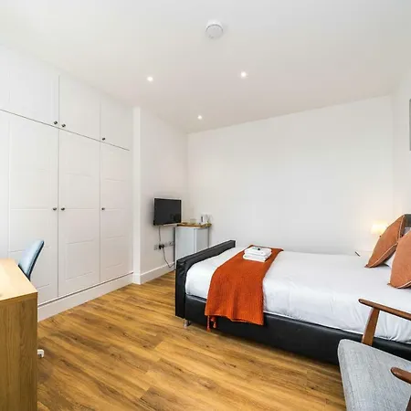 Guest house City View London