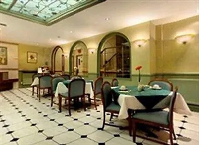 Norfolk Plaza 3*