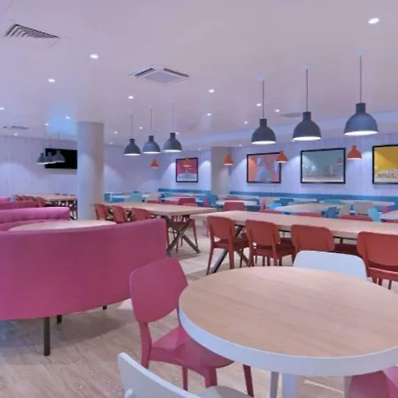 Hotel Travelodge 3*
