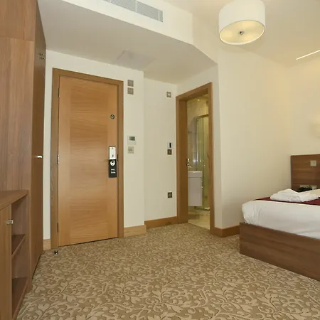 Kings Hotel 3*