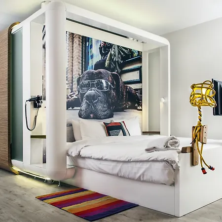 Hotel The Corner 3*