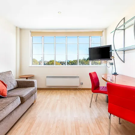 Aparthotel Roland House London