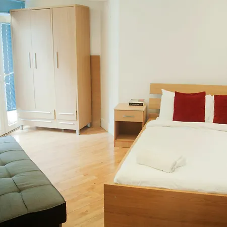 Great 2 Bed * London