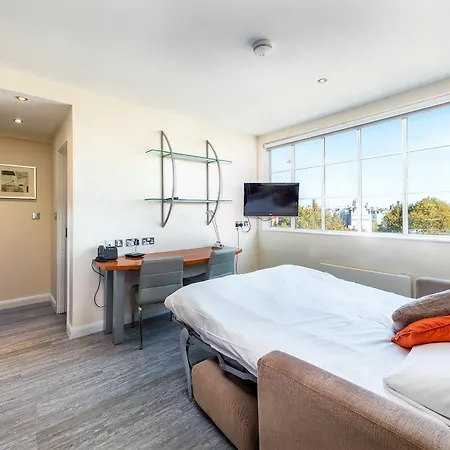 Roland House 3*