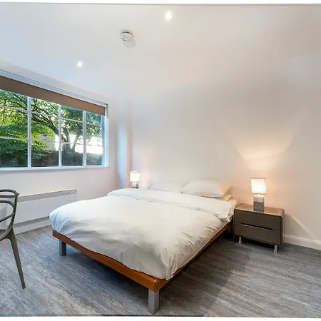 Roland House Aparthotel London