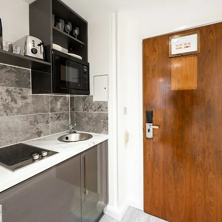 Roland House 3* London