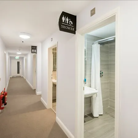 Docklands 3* London