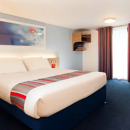 Hotel Travelodge Teddington 3*