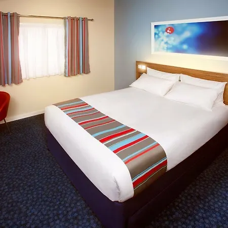 Hotel Travelodge Teddington 3*
