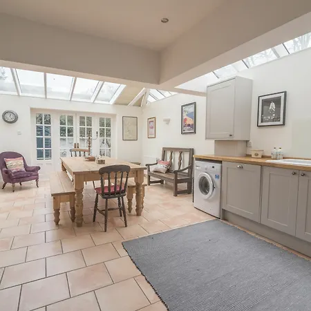 Traditional Home In Kew Gardens By Underthedoormat * Richmond (Greater London)