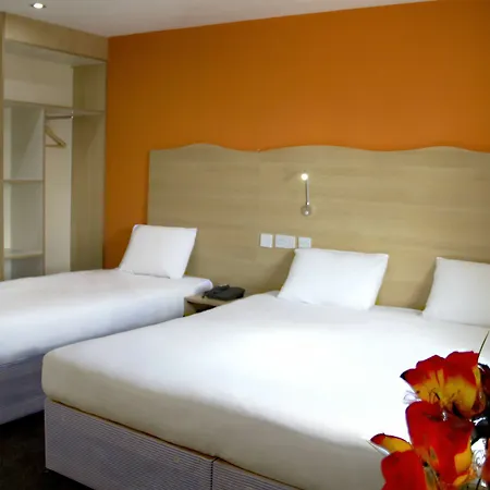 Western Queens Crystal Palace Szálloda 3*