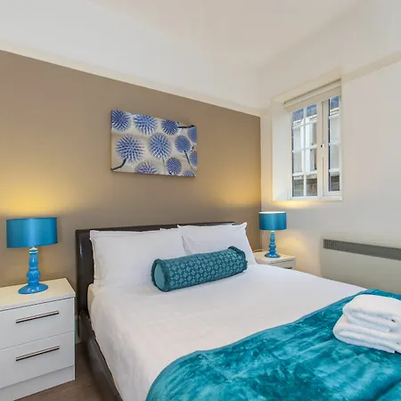 Club Living - Liverpool St. *