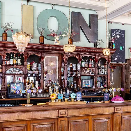 Red Lion Bed & Breakfast