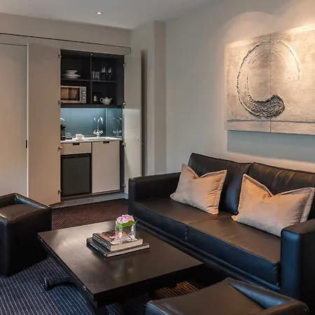 Hotel The Resident Soho 4*