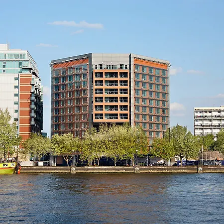 Plaza On The River 5*