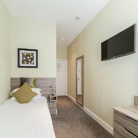 Phoenix Hotel 4*