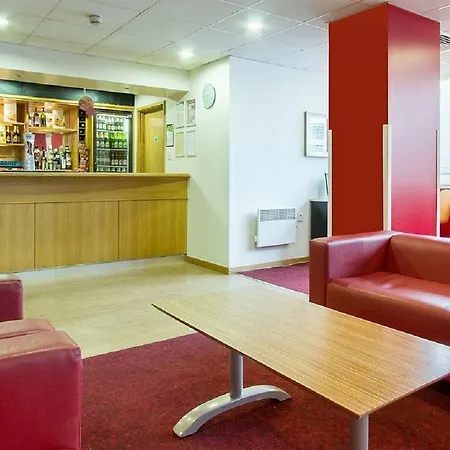 Travelodge 3*