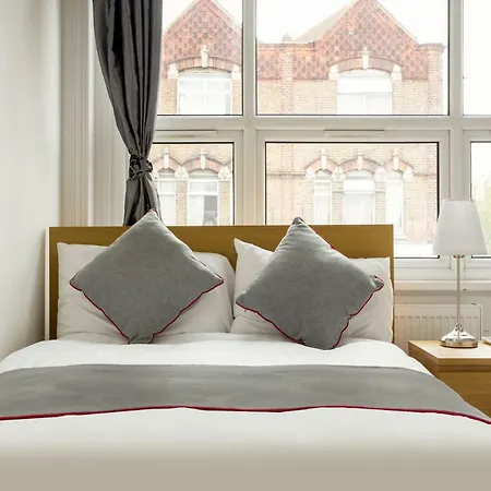 Hotel The Broadway - London Heathrow 2*
