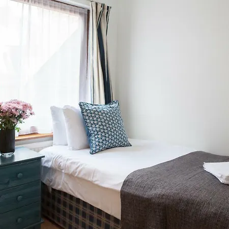 Victoria And Buckingham Palace Apartment