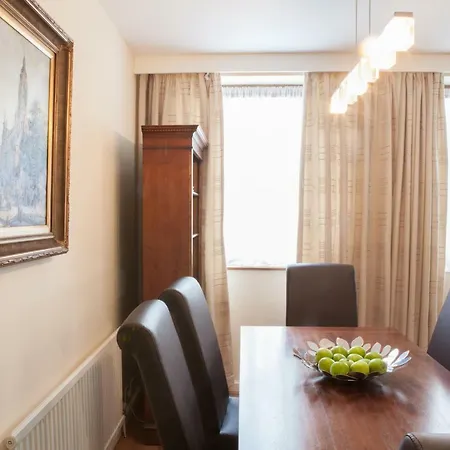 Apartment Victoria And Buckingham Palace London