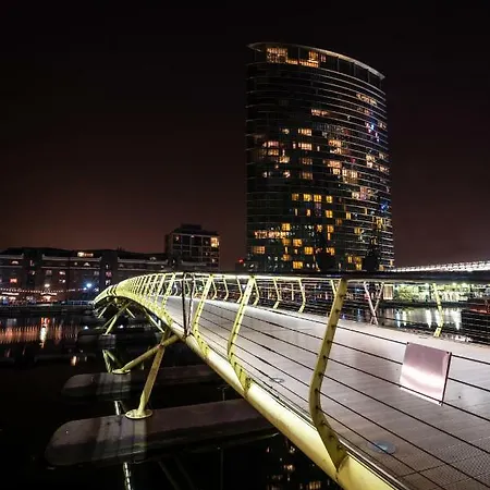 Esquire Ealing Apartman London