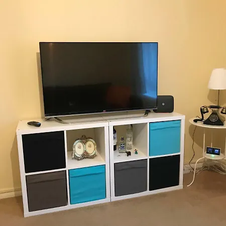 Cozy In Stratford From 18 Minutes To Apartment
