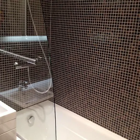 Apartment Luxury In Sovereign Court Richmond (Greater London)