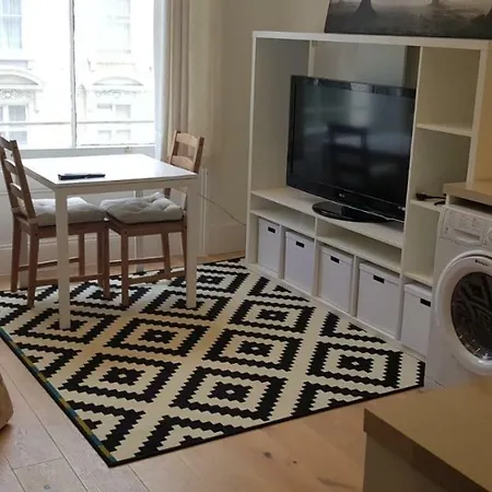 Luxury One Bed Next To Hyde Park * לונדון