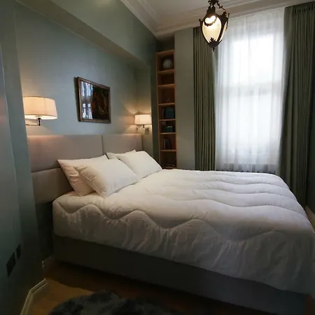 Chelsea: Exceptional 1br W/views Of The River Thames & Battersea Park * 런던