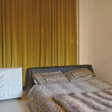 Superb Double Bedroom Homestay