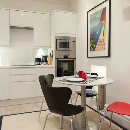 Unique Marble Arch Apartment *
