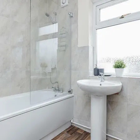 Alphalite Homes Apartment *