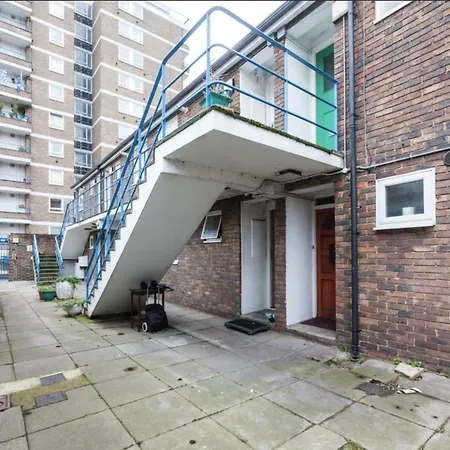 Chelsea Private Garden Maisonette * London