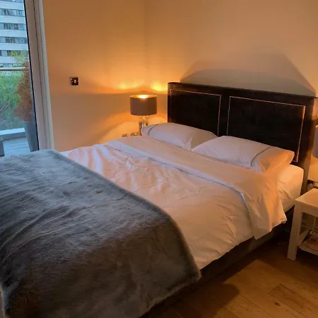 Thames View Apartment, Imperial Wharf Londra
