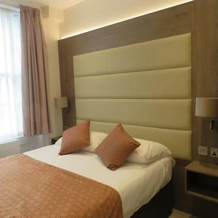 Glendale Hyde Park Hotel