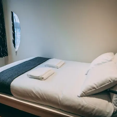 Quality Stay,2 Bed Near The Centre, 2min Walk From Metro Station Appartement *