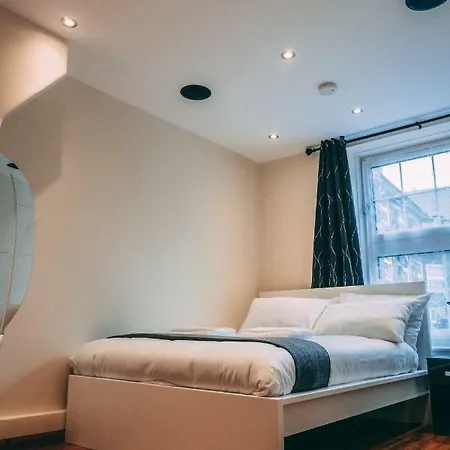 Quality Stay,2 Bed Near The Centre, 2min Walk From Metro Station Appartement