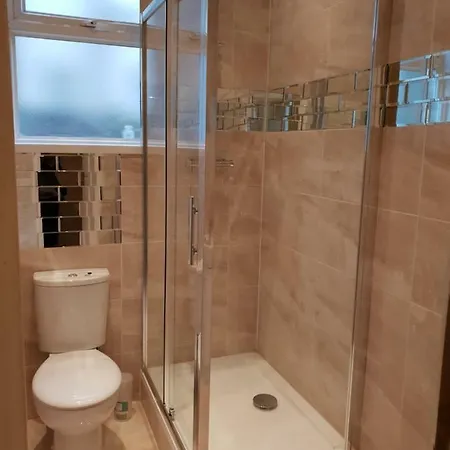 Apartment Two Bedroom Ground Floor In Thornton Heath