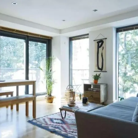 Apartmán Peaceful Modern 2 Bedroom Flat With Water Views Londýn