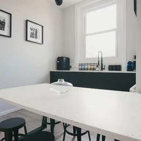 D8 - Shoreditch 4*