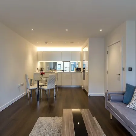 Blissful One Bed Near The River Kew