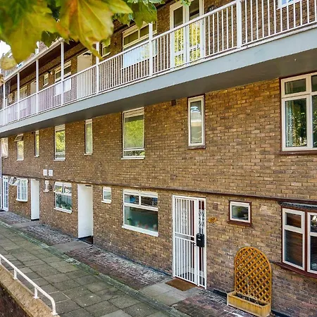 Homestay Canton Street *