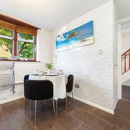 Homestay Canton Street
