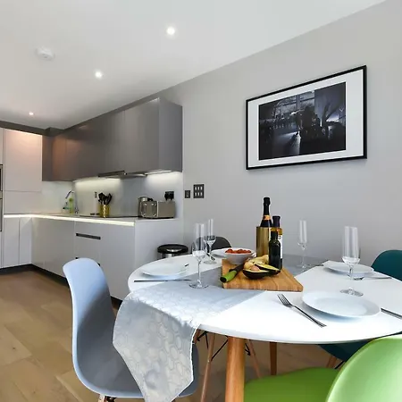 Esquire Ealing * London
