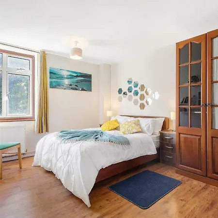 Homestay Canton Street