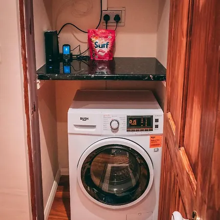 Appartement Quality Stay,2 Bed Near The Centre, 2min Walk From Metro Station
