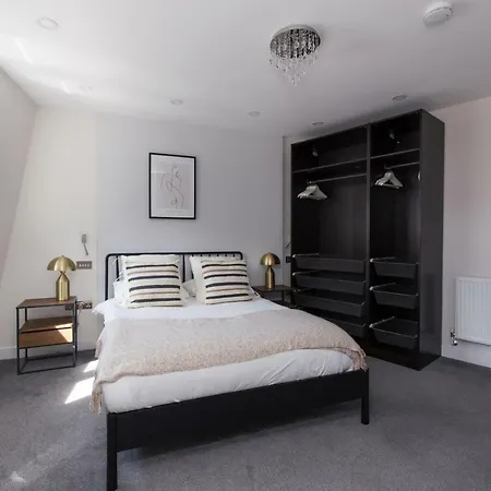Apartment Emperors Gate By Allo Housing *