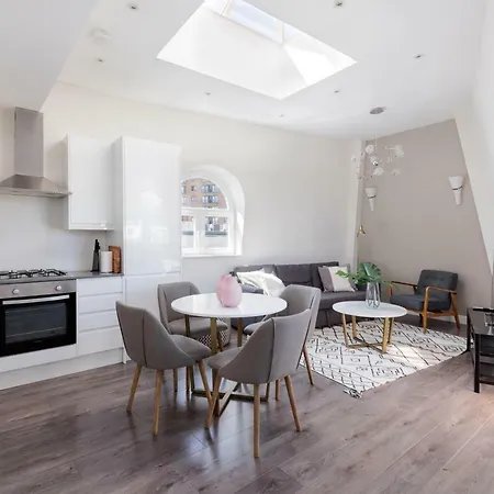 Apartment Emperors Gate By Allo Housing London